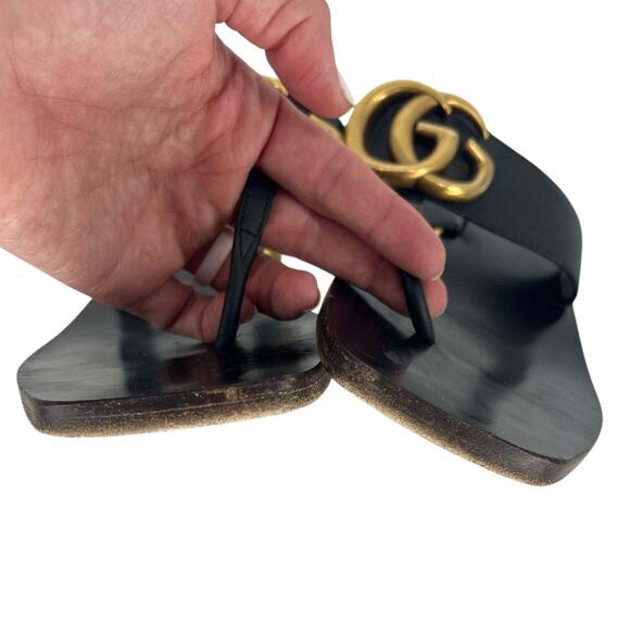 Gucci Marmont Logo Leather Thong Sandal in Black - Picture 8 of 16